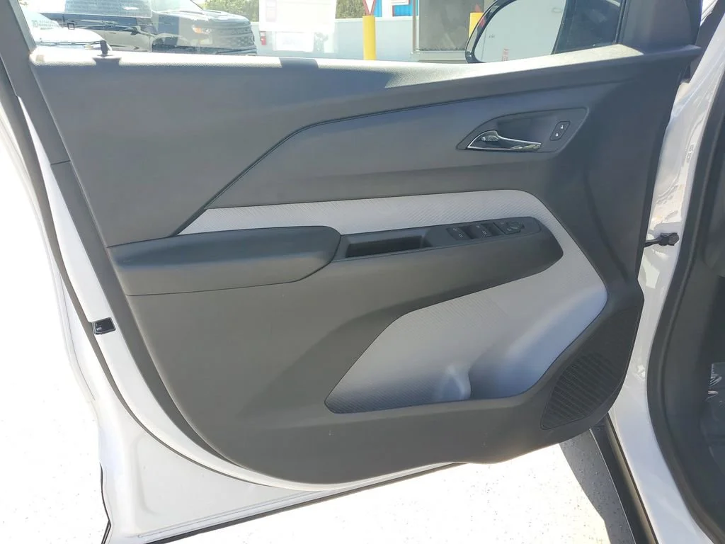 2027 Chevrolet Bolt LT - Photo 19
