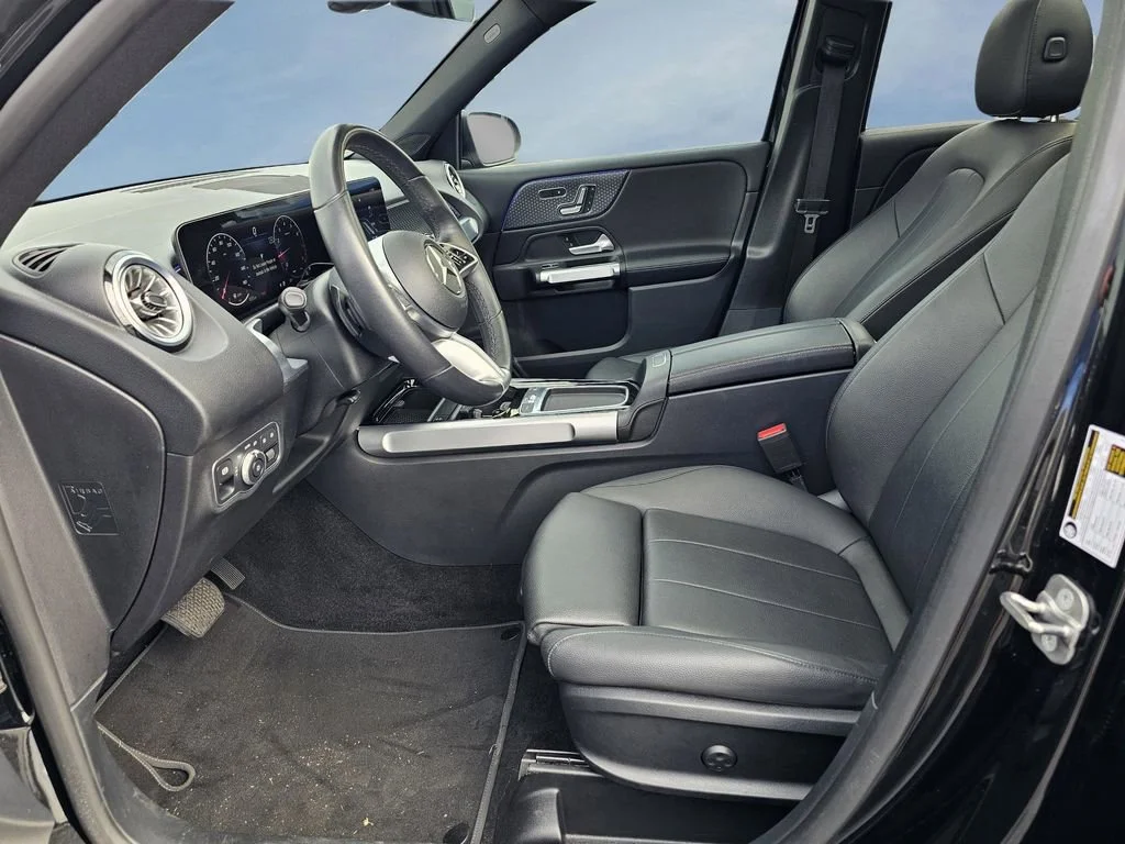 Used 2024  Mercedes-Benz GLB 250 image 16