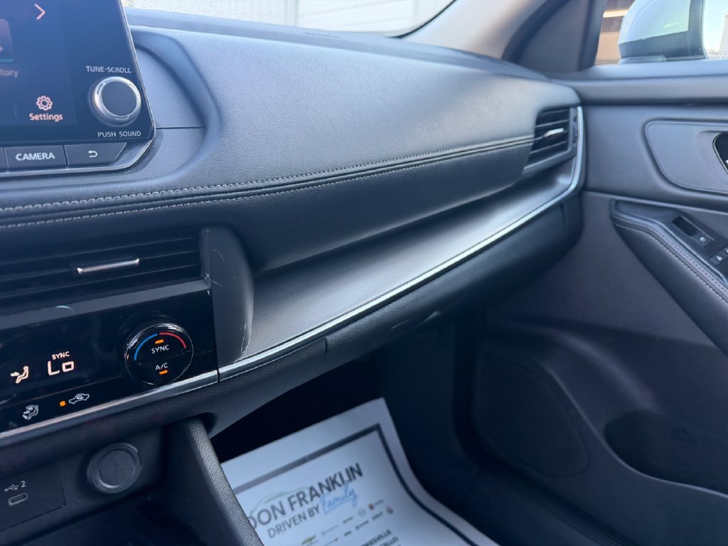 Used 2024 Silver Nissan SV image 15