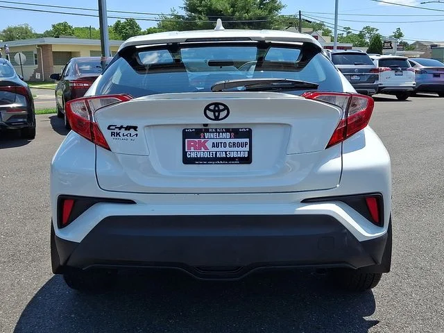 Used 2020 White Toyota XLE image 7