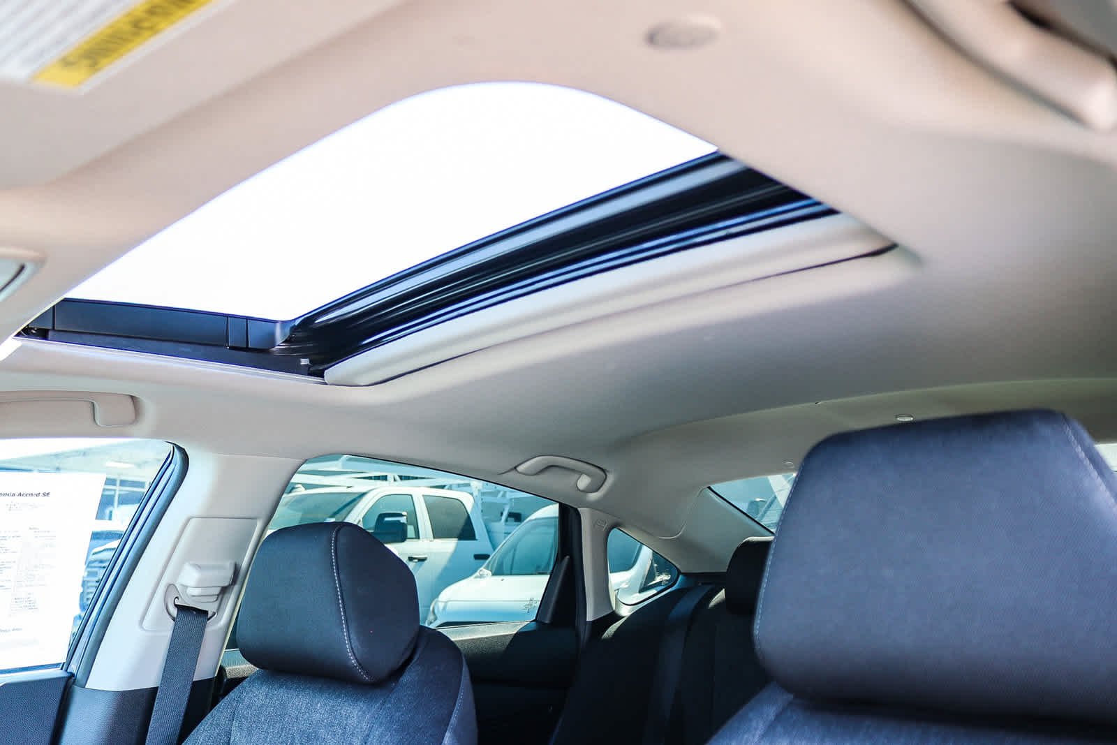 Used 2025 Canyon River Blue Metallic Honda SE image 25