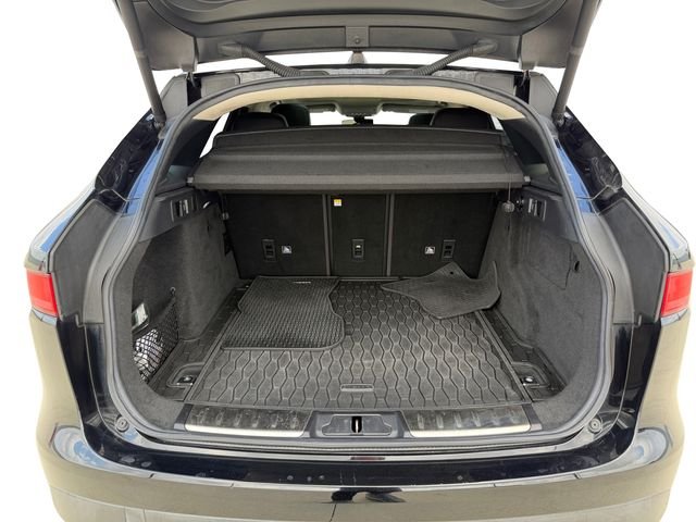Used 2020  Jaguar 25t Premium image 18