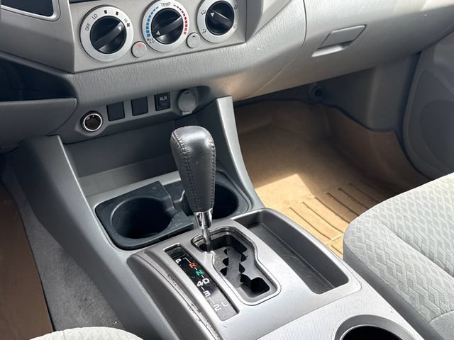 Used 2011 Pyrite Mica Toyota SR5 image 11