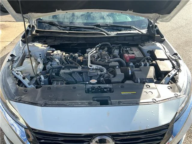 Used 2025 Pearl White Tricoat Nissan SV image 30