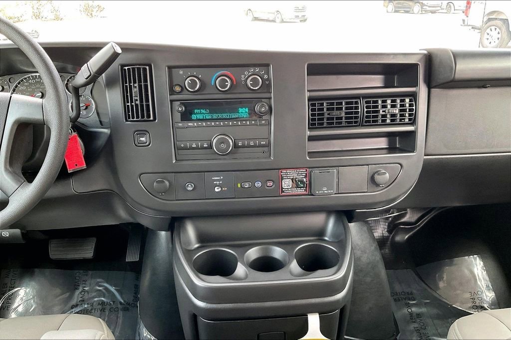2025 Chevrolet Express Cargo Work Van - Photo 7