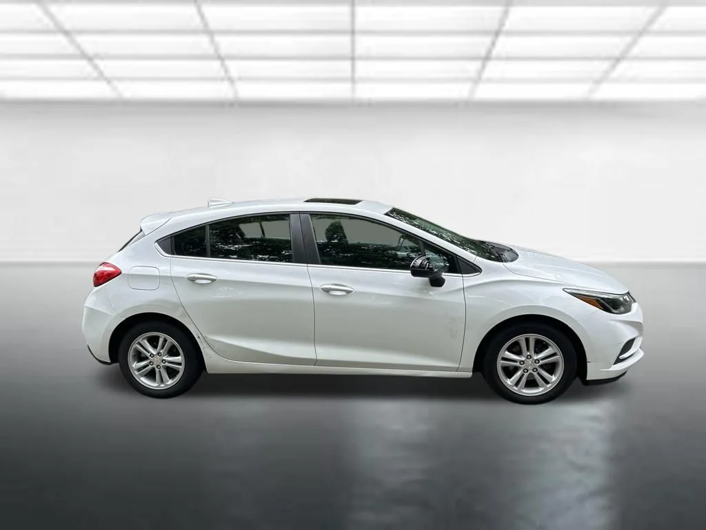 Used 2017 White Chevrolet LT image 7