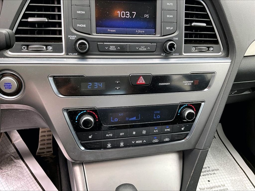 Used 2015 Quartz White Pearl Hyundai Sport 2.0T image 25
