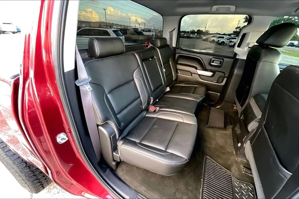 Used 2016 Red Chevrolet LT image 22