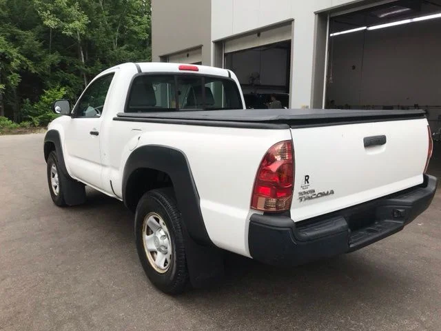 Used 2013 White Toyota Base image 8