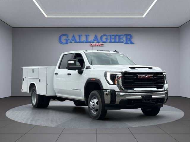 2026 GMC Sierra 4WD Crew Cab Chassis Pro's photo