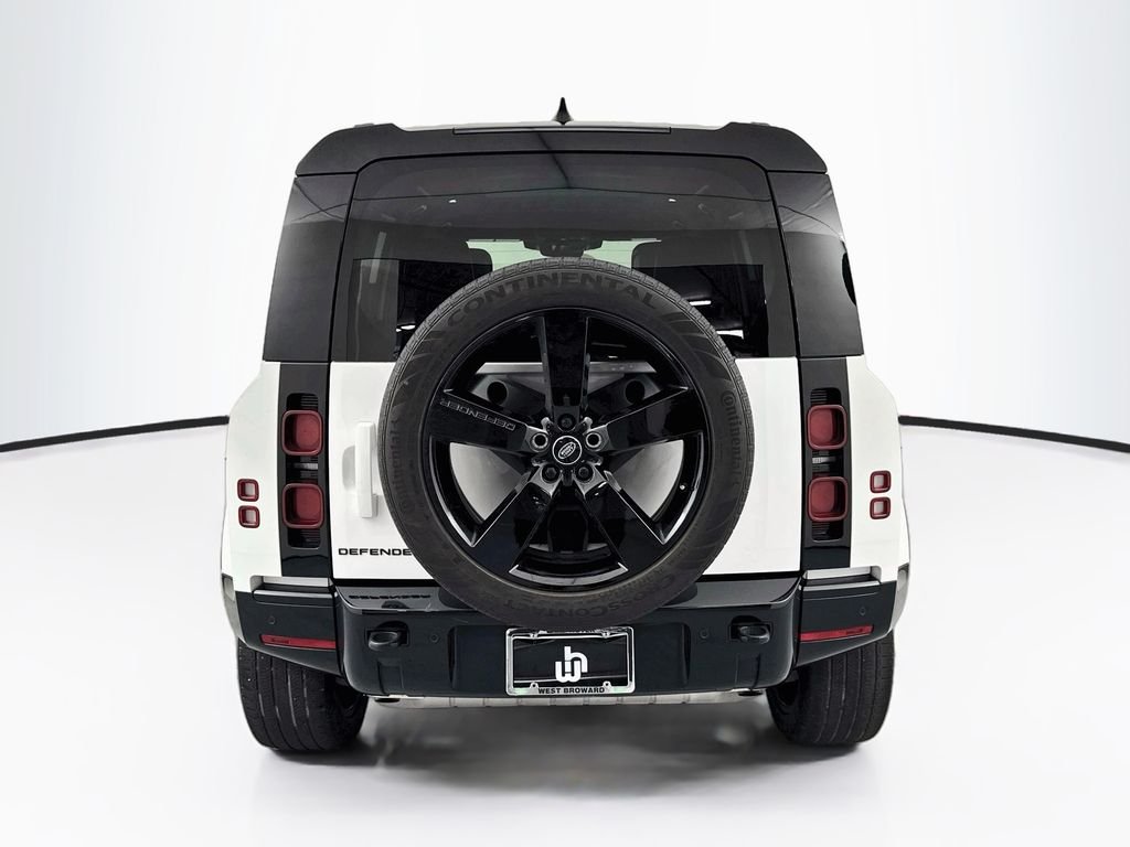 Certified Used 2024 White Land Rover X-Dynamic SE image 6