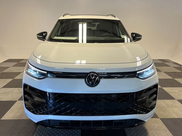 New 2026 White Volkswagen 2.0T SE R-Line Black image 2