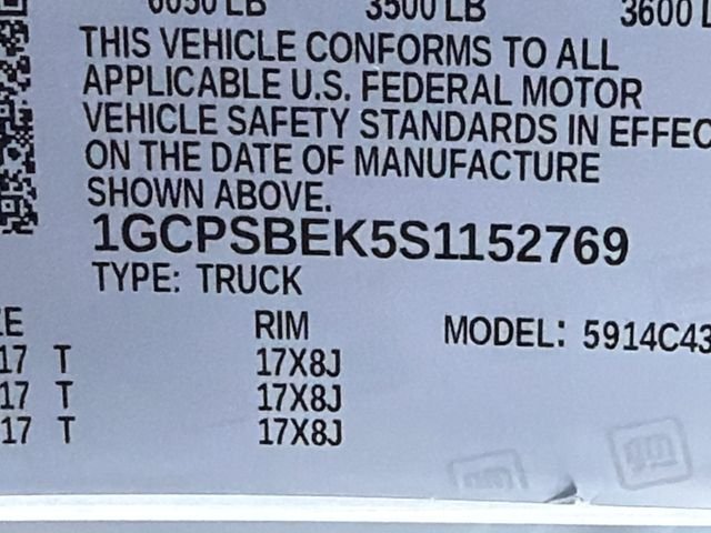 Used 2025 White Chevrolet Work Truck image 31