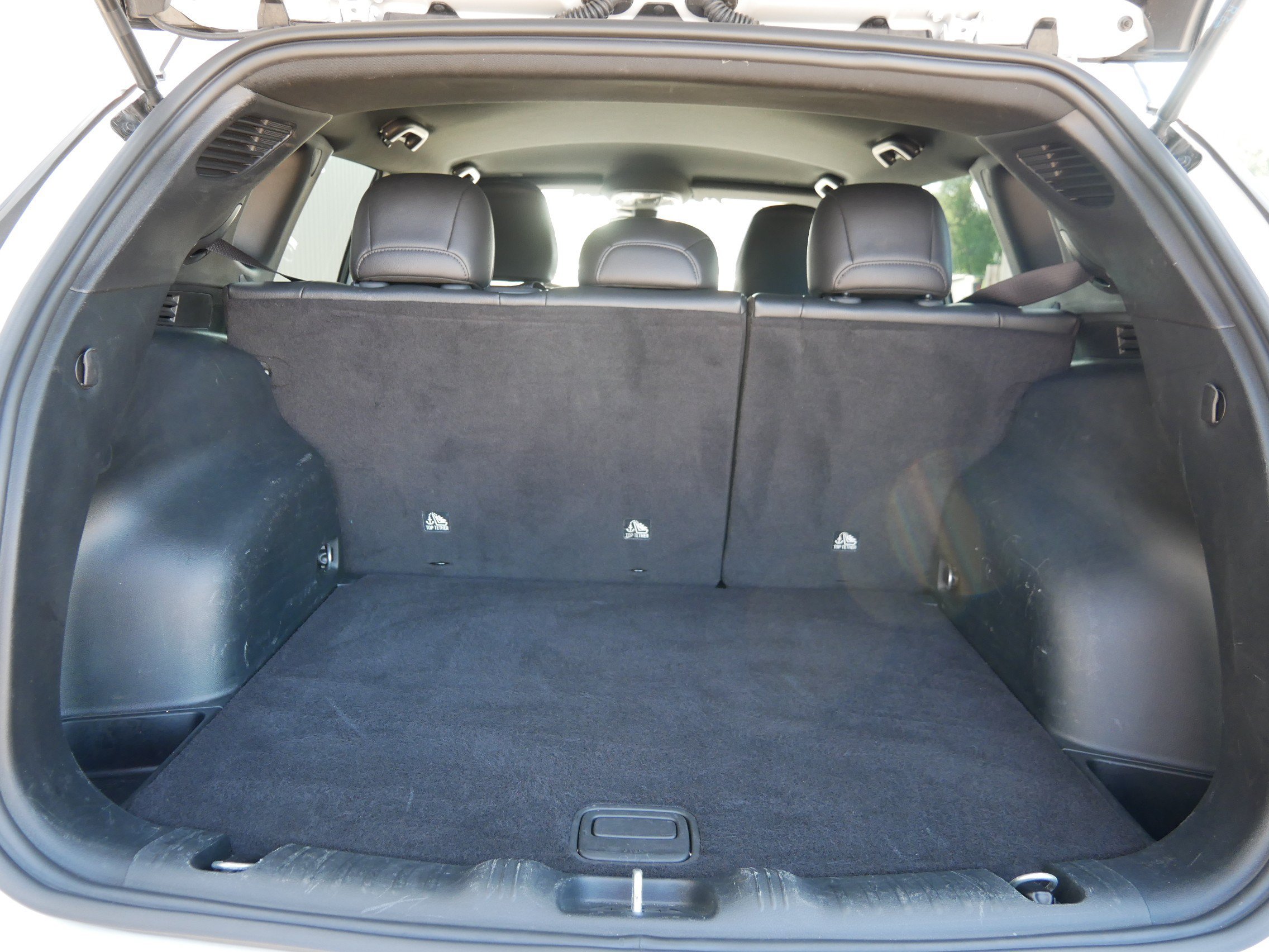 Used 2025 Bright White Clearcoat Jeep Trailhawk image 12