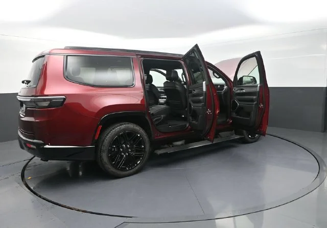 New 2026 Velvet Red Pearl-Coat Exterior Paint Jeep Limited Reserve image 35