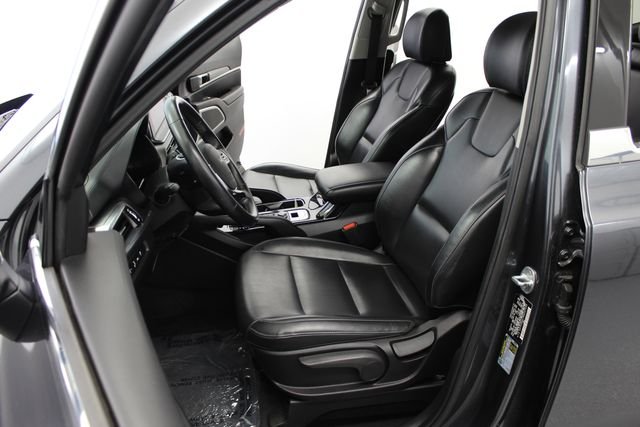 Used 2022 Gravity Gray Kia LX image 14