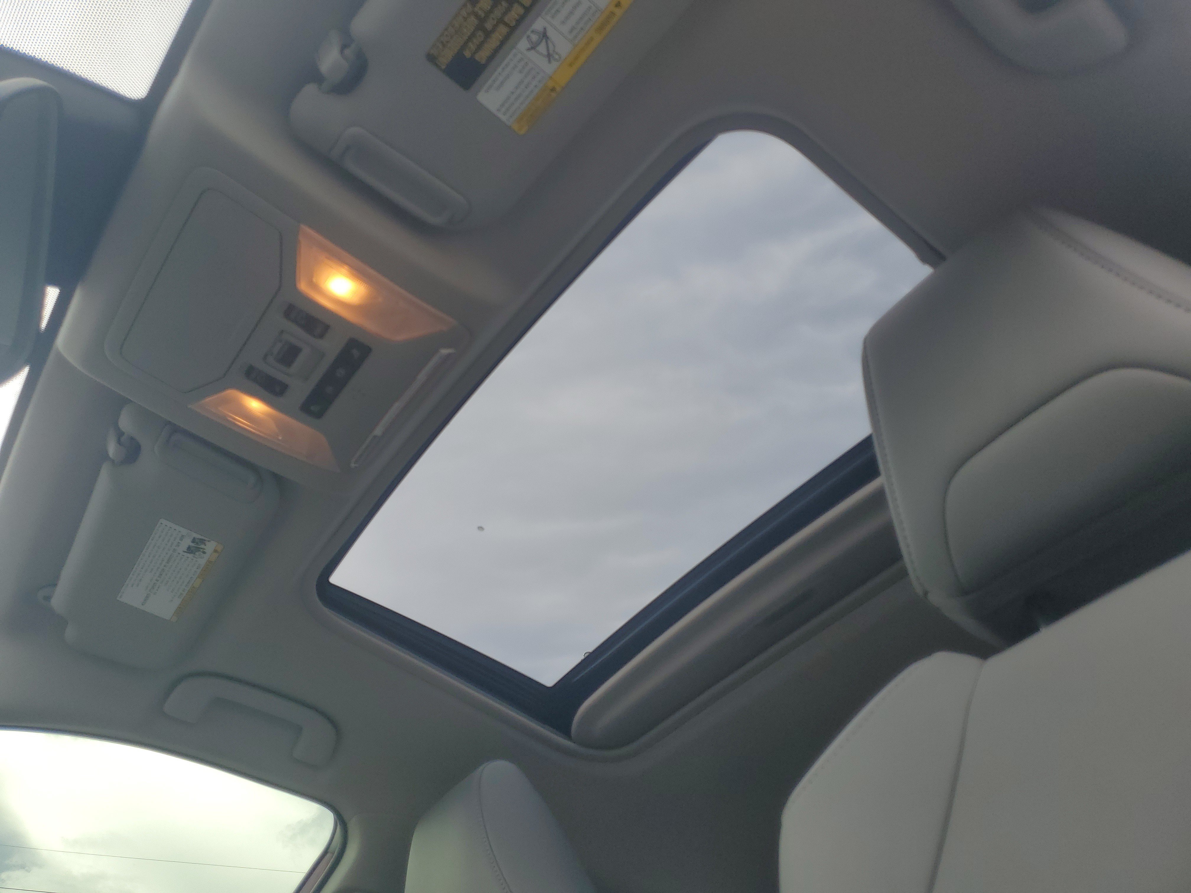Used 2019 Pearl Toyota XLE Premium image 22