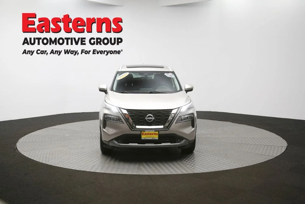 Used 2022 Silver Nissan SL image 50