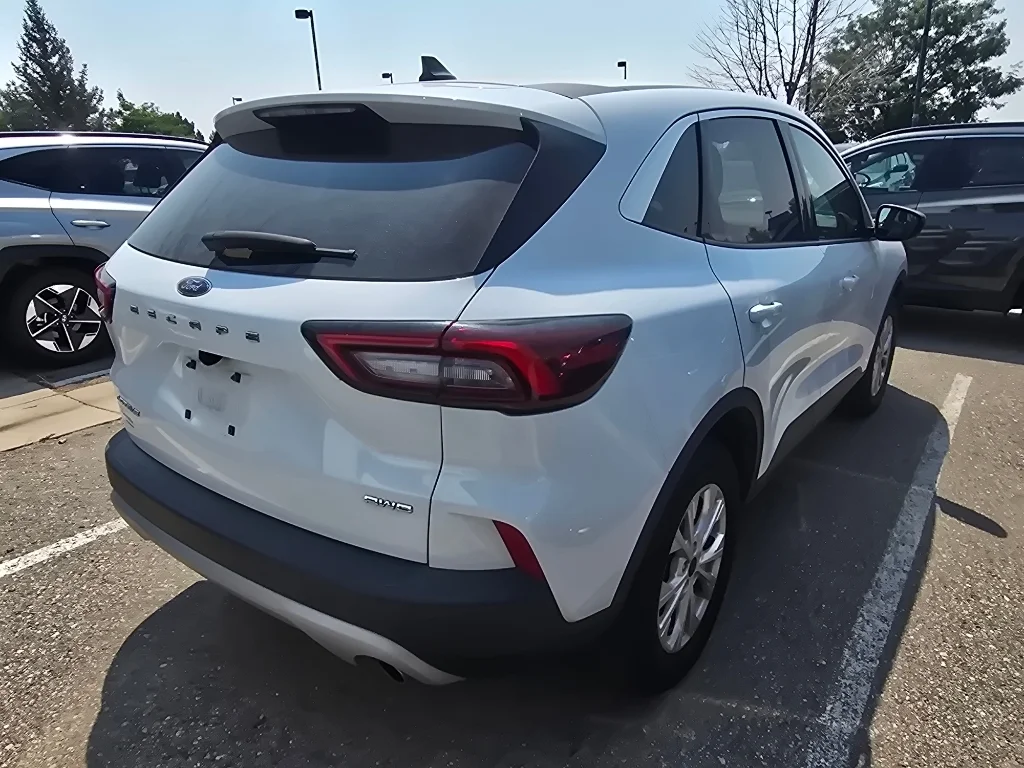 Used 2023 Oxford White Ford Active image 5