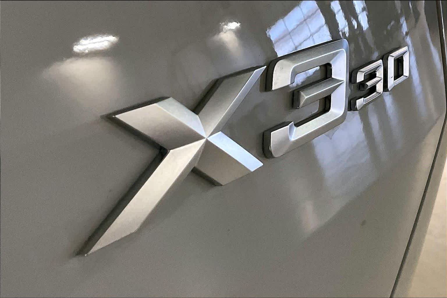 New 2026 Alpine White BMW 30 xDrive image 15