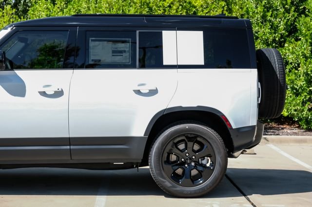 New 2026 Fuji White Land Rover S image 18