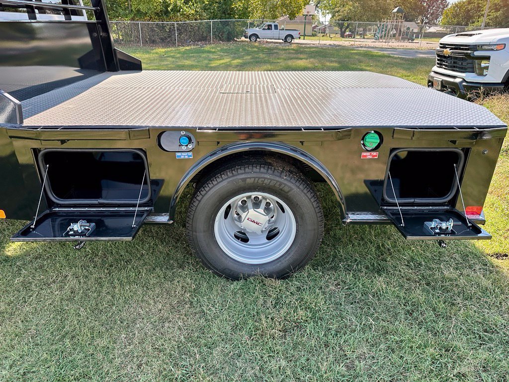2026 GMC Sierra 3500 Chassis Cab Pro - Photo 12