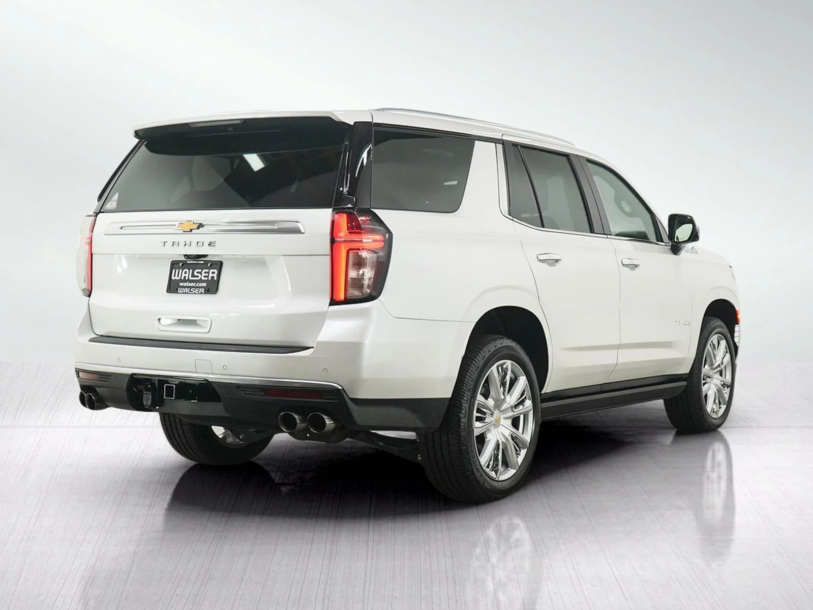 Used 2021 IRIDESCENT PEARL TRICOAT Chevrolet High Country image 5