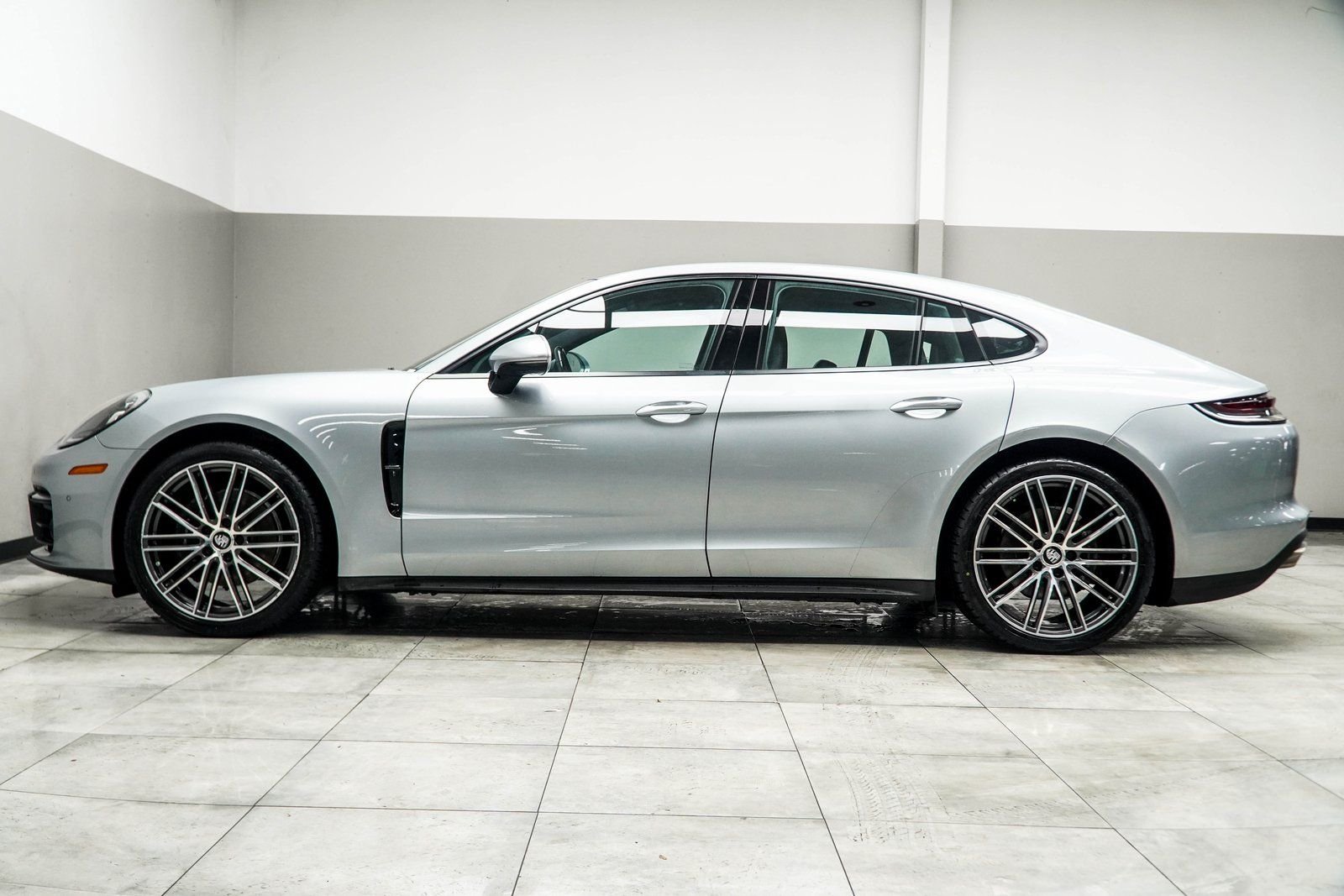 Used 2021 Silver Porsche 4 image 14