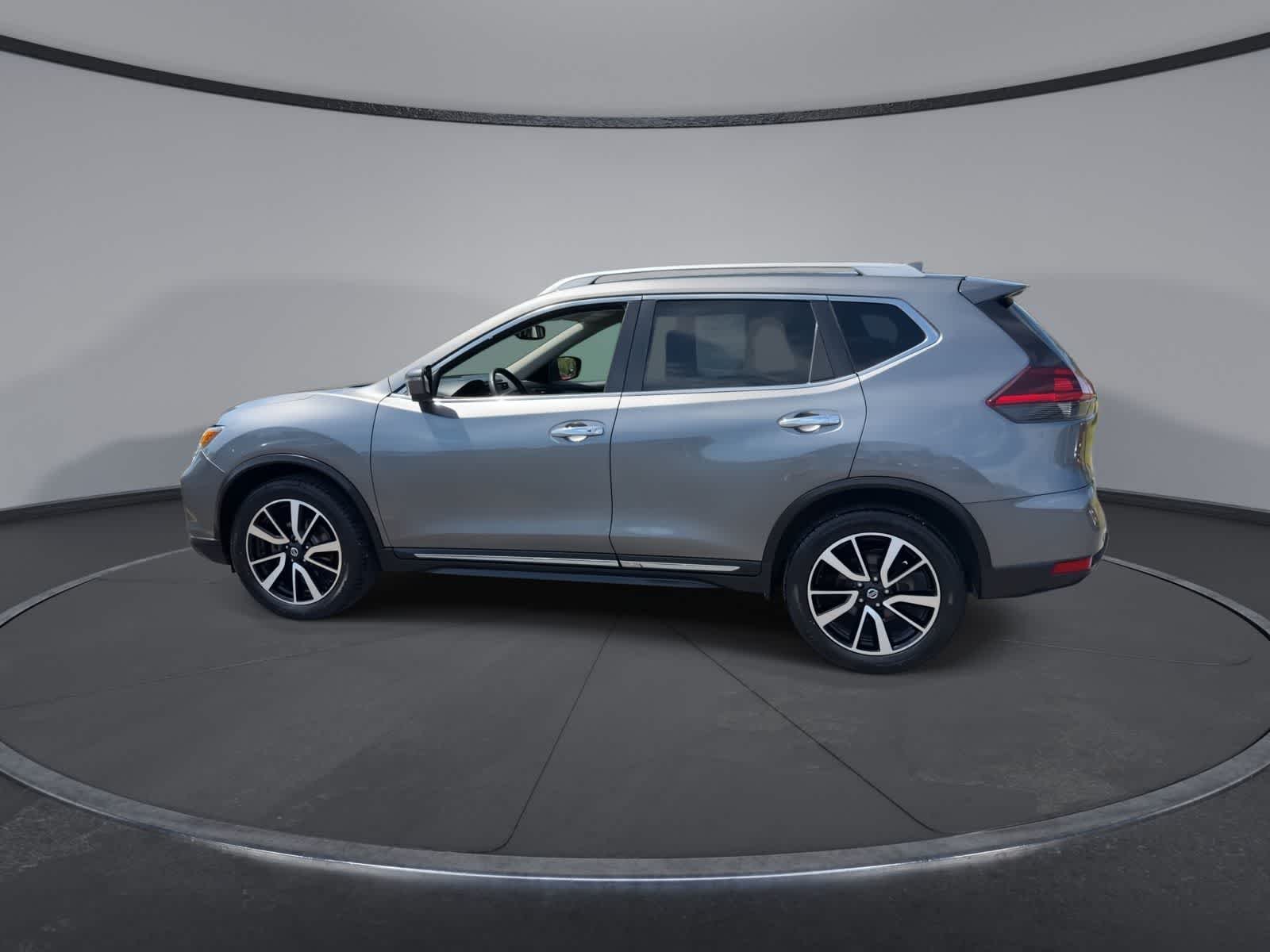 Used 2020 Gun Metallic Nissan SL image 5