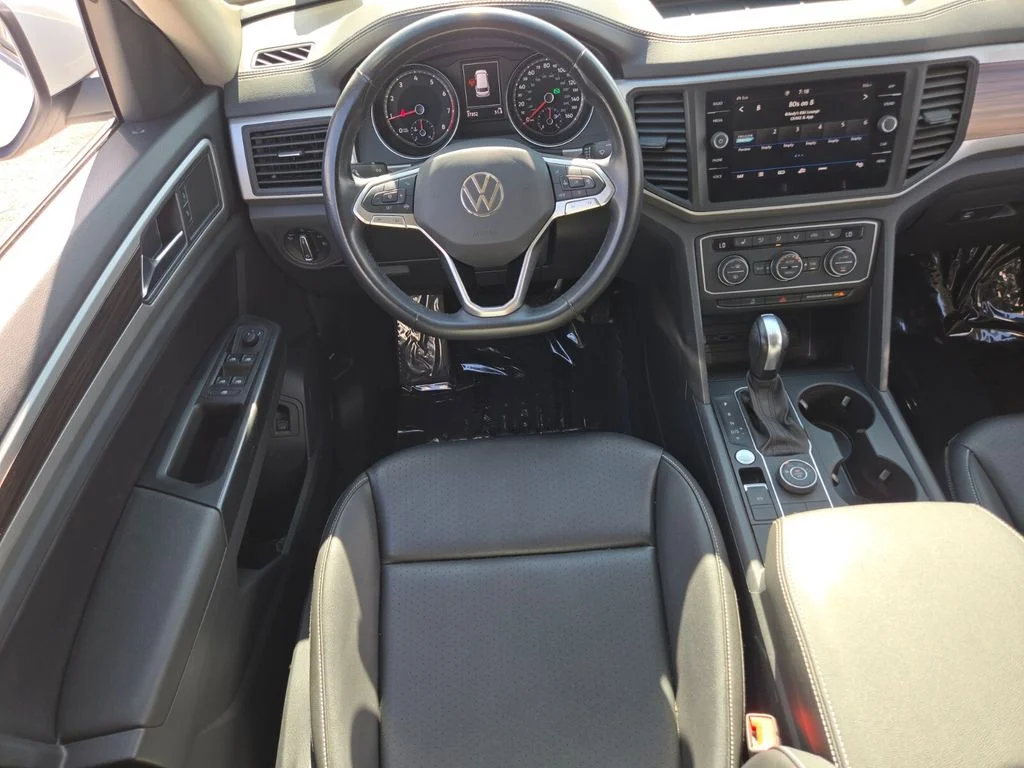 Used 2021 White Volkswagen 2.0T SE w/Technology image 13