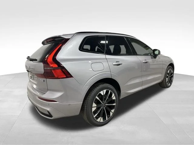 New 2026 Aurora Silver Volvo Plus image 6