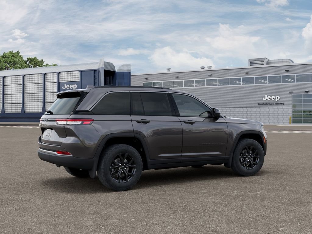 New 2026 Baltic Gray Metallic Clear-Coat Exterior Paint Jeep Laredo Altitude image 4