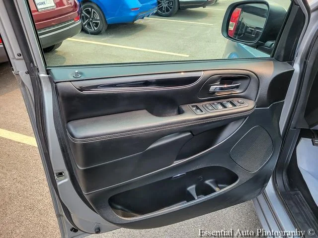 Used 2018 Silver Dodge SE Plus image 22