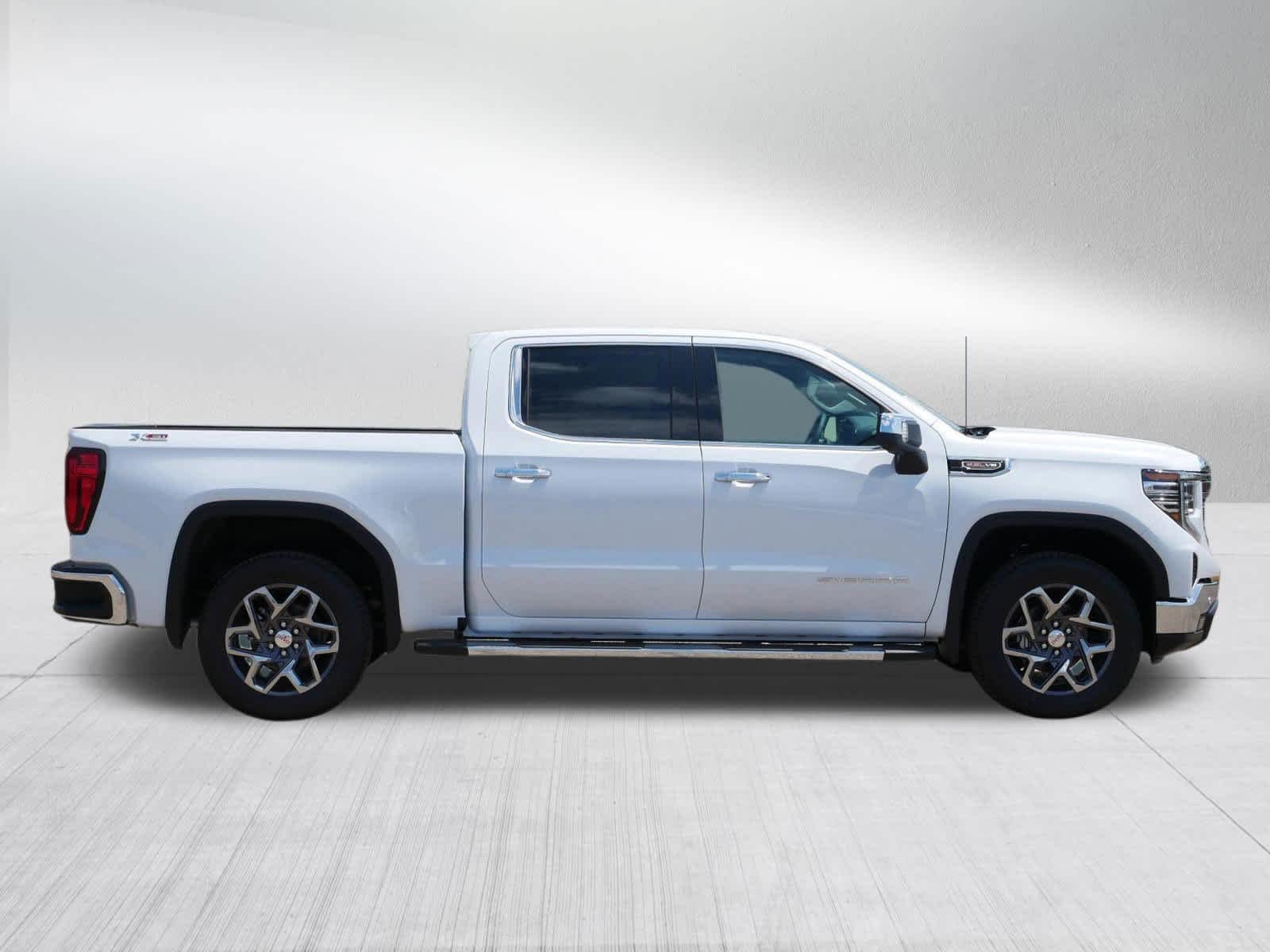 2026 GMC Sierra 1500 SLT - Photo 6