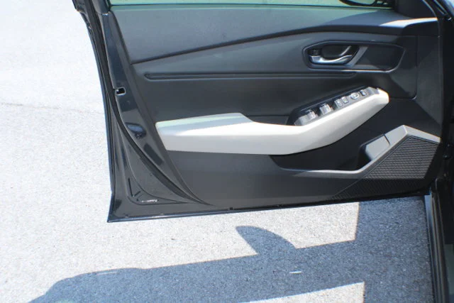 Used 2024 Meteorite Gray Metallic Honda EX image 6