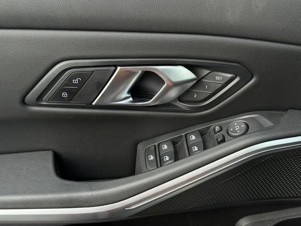 Used 2024  BMW NA image 6