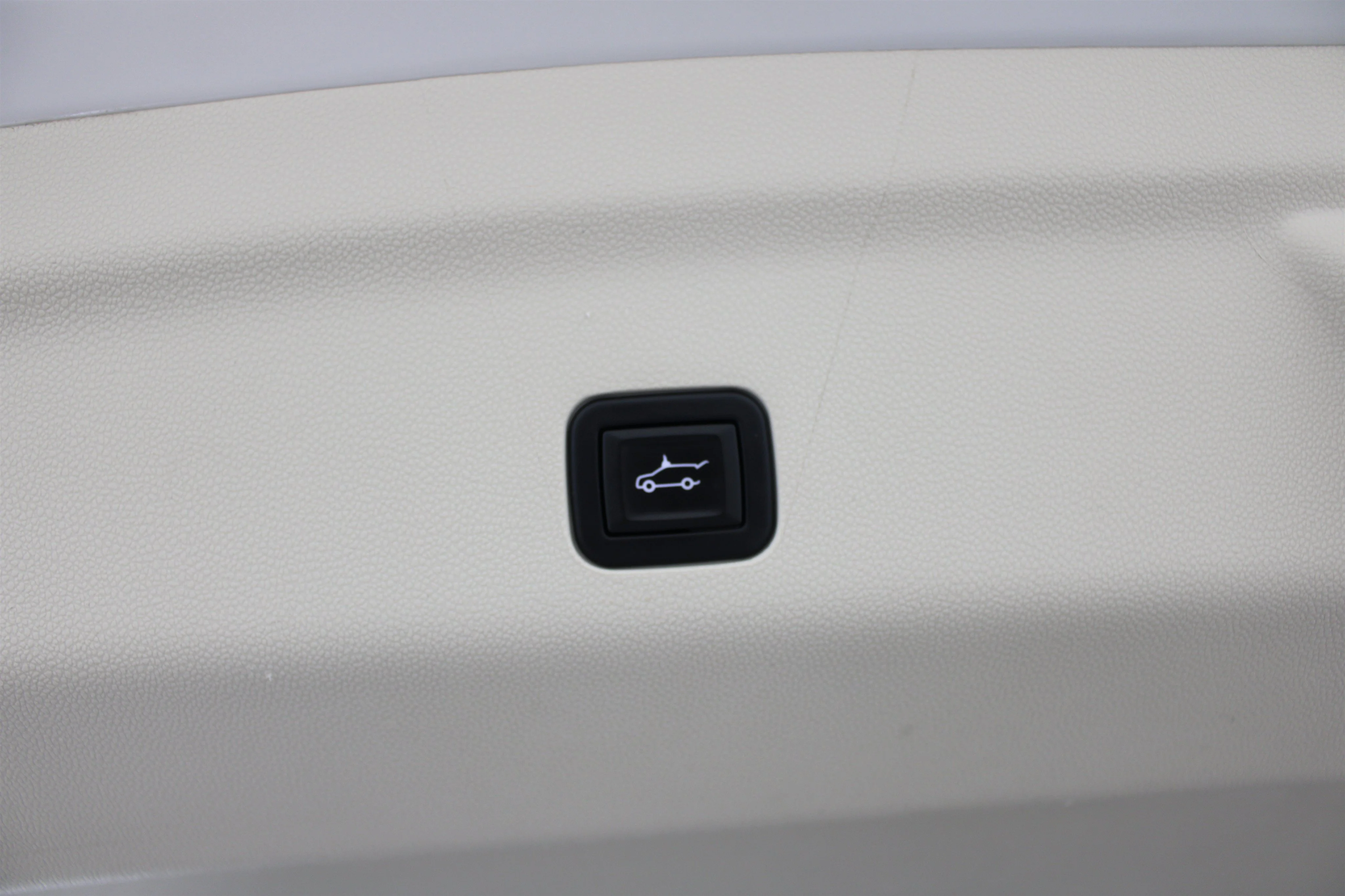 Used 2023 Crystal White Tricoat Cadillac 4WD Sport Platinum image 28