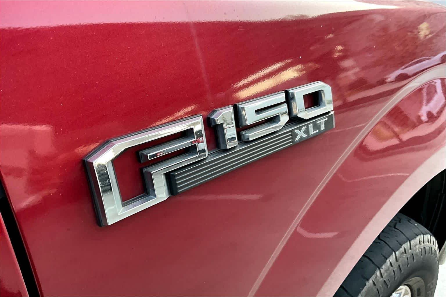 Used 2016 Ruby Red Metallic Tinted Clearcoat Ford XLT image 31