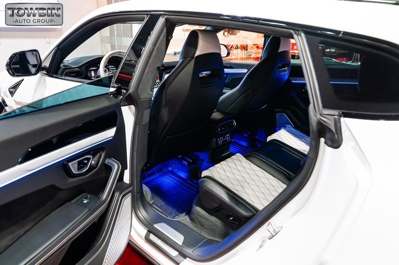 Used 2019  Lamborghini Base image 19