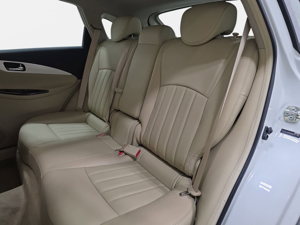 Used 2016 Majestic INFINITI Base image 13