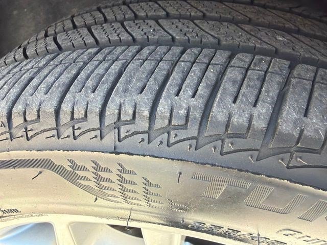 Used 2018 Shadow Black Ford Limited image 9
