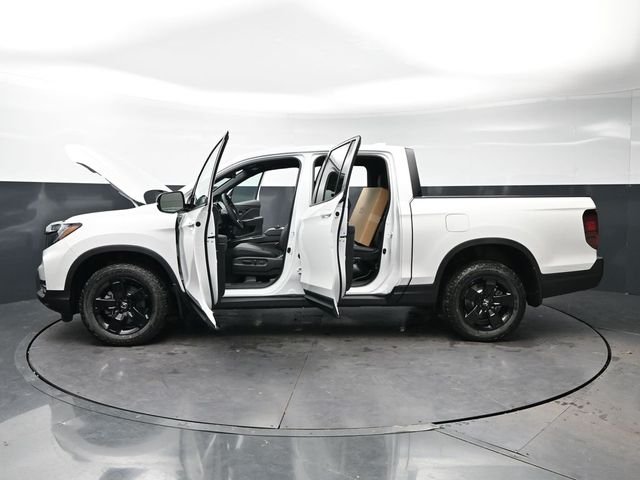 New 2026 Platinum White Pearl Honda Black Edition image 33