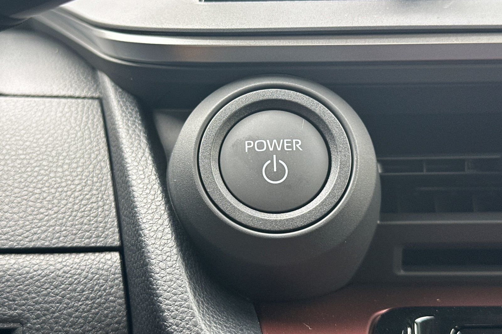 2026 Toyota Prius Plug-in Hybrid SE - Photo 22