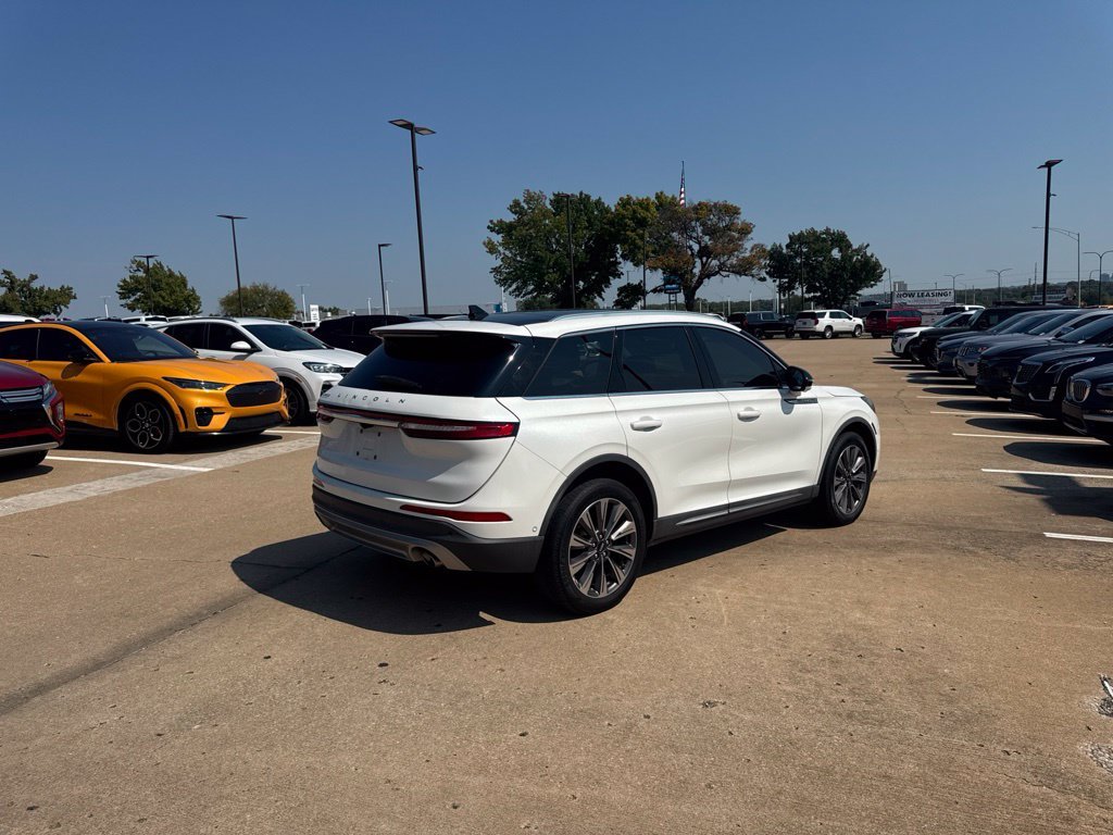 Used 2020 White Lincoln Reserve image 3