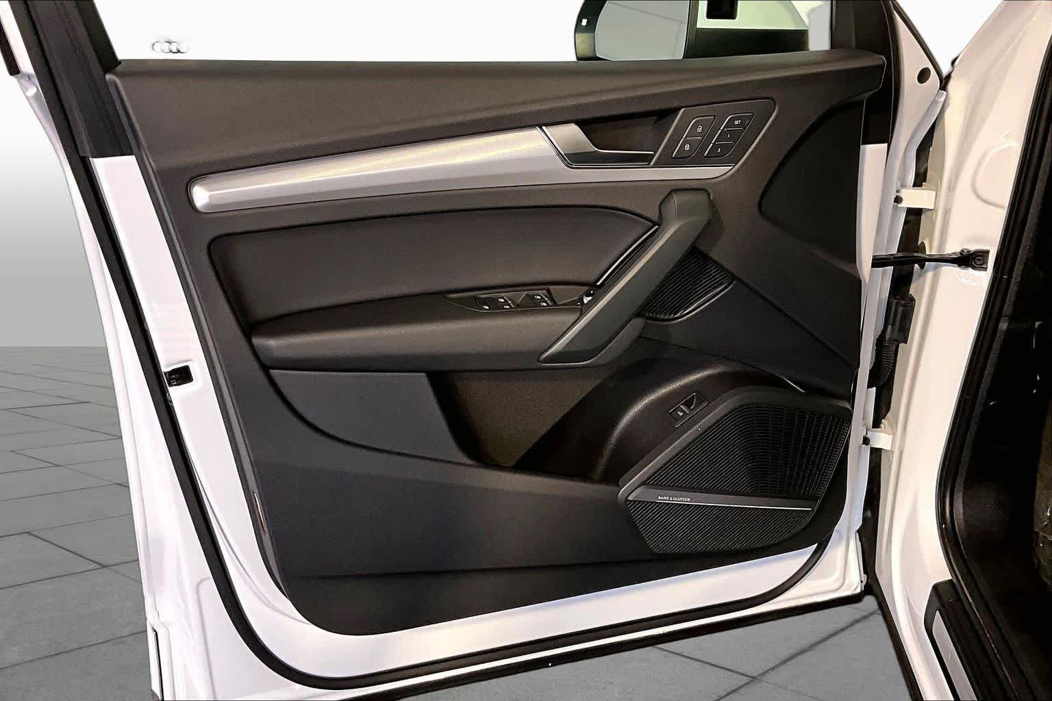 Used 2018 Ibis White Audi Prestige image 22
