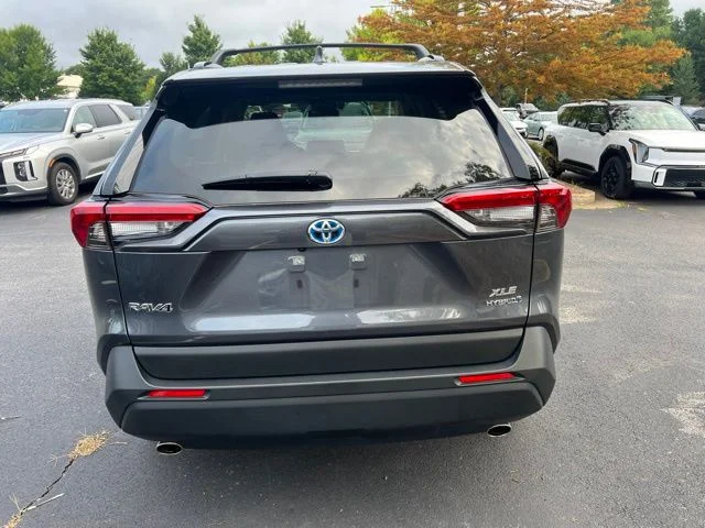 Used 2024 Gray Toyota XLE Premium image 4