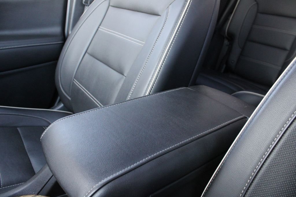 Used 2019 Silver GMC Denali image 21