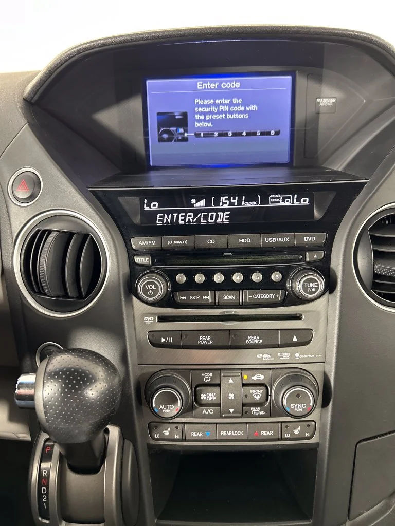 Used 2013 Black Honda Touring image 11