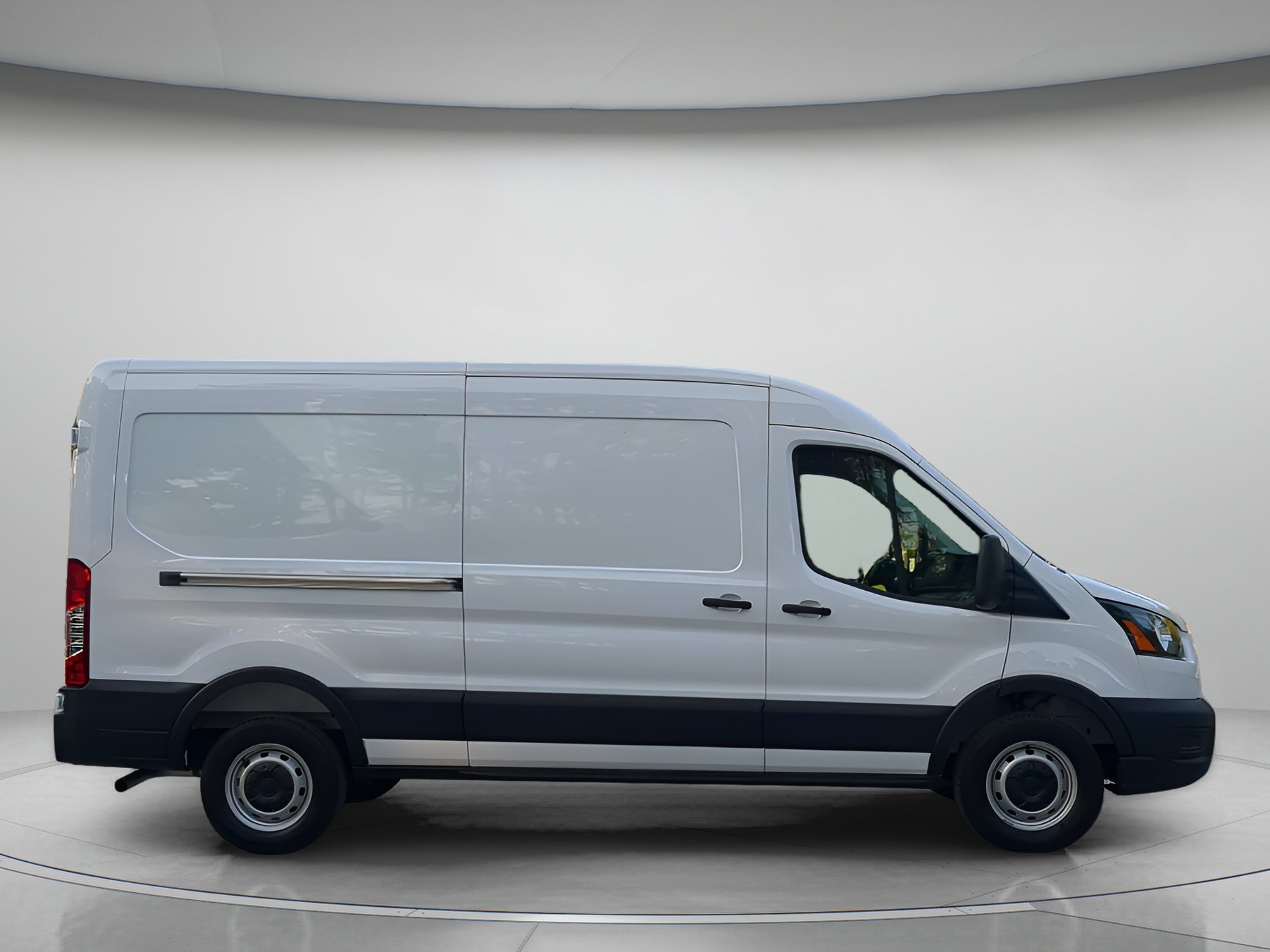 New 2026 Oxford White Ford Cargo Van image 36