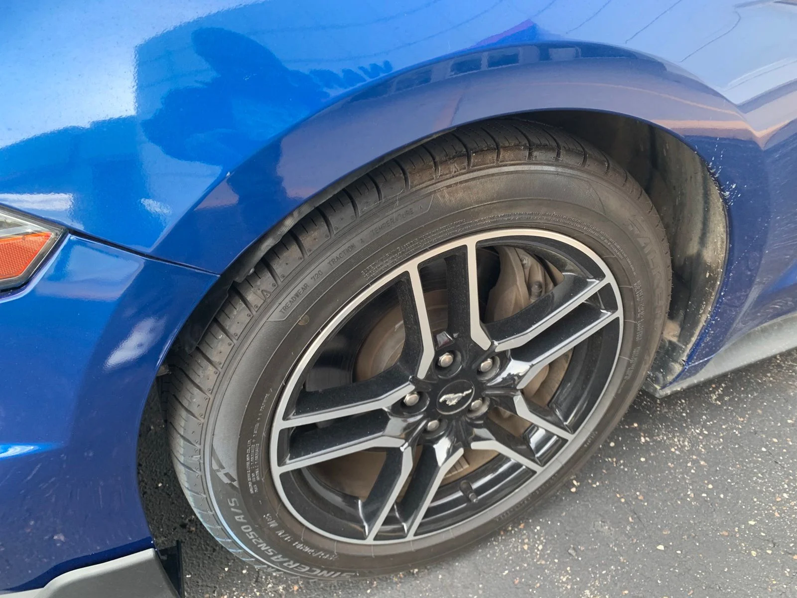 Used 2018 Blue Ford GT Premium image 7